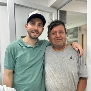 Ayudamos a las personas que necesitan volver a sonreir en clinica dental enamel en ñuñoa