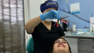 Ortodoncia tradicional con ligas en Ñuñoa